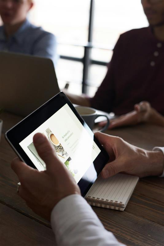 pexels-fauxels-3183163